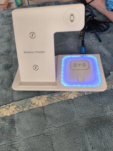 タイプ: 3in1 ワイヤレス充電器