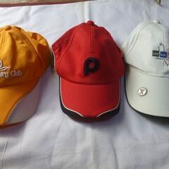キャップ３点です。