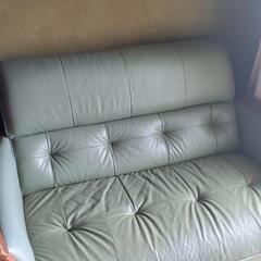 二人掛けソファーの画像