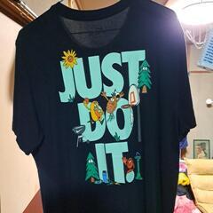 お話し中ナイキTシャツ黒