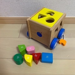 知育玩具　木のおもちゃの画像