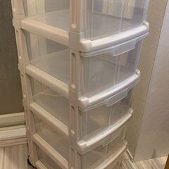 チェスト 5段　プラスチック　幅32×奥行40×高さ96cm（キャスター付、ストッパーあり）の画像