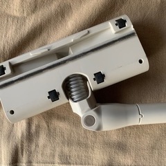 デザイン家電 LIGHTENのスティッククリーナー、XR-SJK003の画像