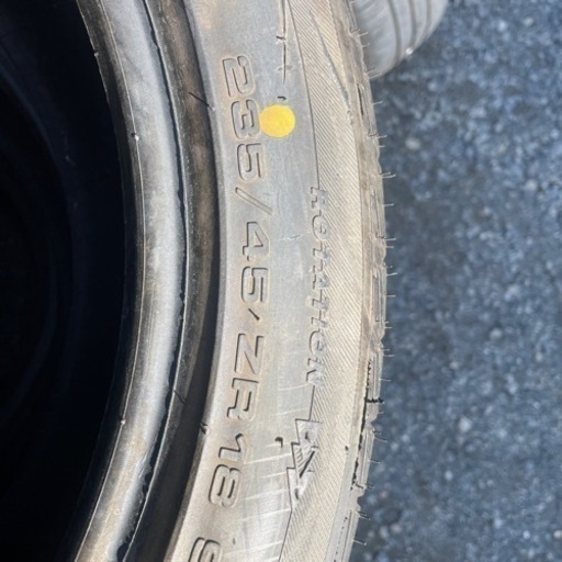 中古タイヤ。235／45／18