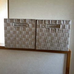 カラーボックスにピッタリサイズのカゴの画像