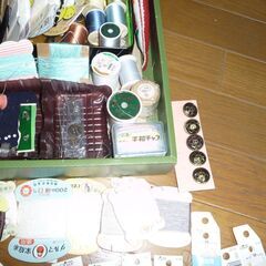 裁縫道具　糸、ミシン糸　針などの画像