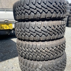 中古タイヤ、165／65/14の画像