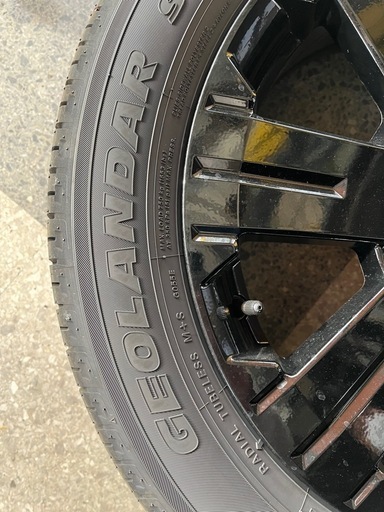 【美品 新車外し】デリカD5 ブラックエディション ホイールタイヤセット