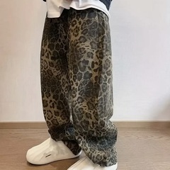 売切れました！★ メンズ レオパード柄デニムパンツ、ゆったりシル...