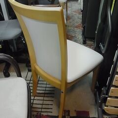 セール中につき、通常特価3,278円より20%引きの2,622円!【24】NITORI　ニトリ　ダイニングチェア　DCラグーンICハード　食卓イス　食卓椅子　1人掛けチェア　の画像