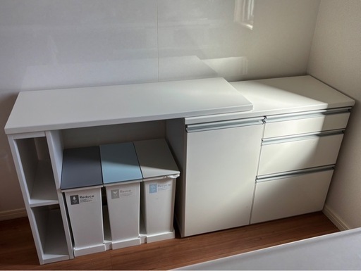 【引渡し先決定】ニトリ 伸縮キッチンカウンター（ゴミ箱、未使用キャスター付き）
