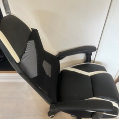 ゲーミングチェアの画像