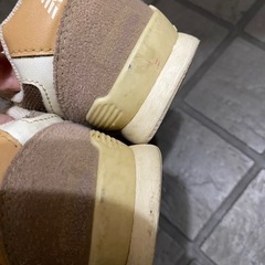 new balance キッズスニーカーの画像