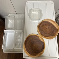 収納グッズ、お皿、保存容器の画像