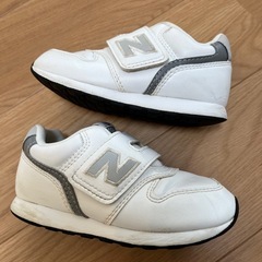 16センチ　白　ニューバランスの画像