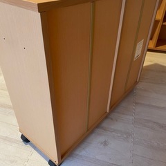 木製ワゴンの画像