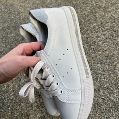 スニーカー22.5㌢の画像