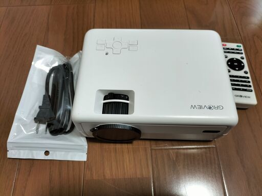 【2022年製】Amazonで約9000円で購入したプロジェクター