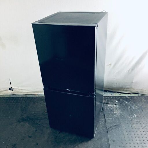 ID:rg220304 ハイアール Haier 冷蔵庫 一人暮らし 中古 2024年製 2ドア 121L ブラック ファン式 右開き JR-NF121NJ(K)  【リユース品：状態B】【送料無料】【設置費用無料】