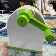 日本製クルクルりんごの皮むき ARK-691 【kmss】 ピーラー 皮引き 皮むき器 皮剥き 皮ムキ とリンゴカッターセットの画像