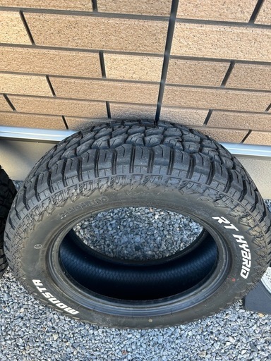 ハイエースなどにMONSTA RT HYBRID 215/65R16C 109/107