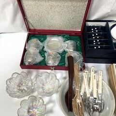 【G895】食器/おまとめ/洋食器/ガラス皿/プレート/カップ/グラス/カトラリー/ティーセット/クッキー型などの画像