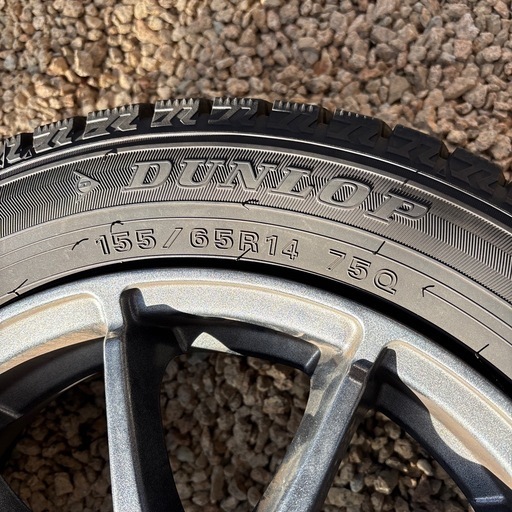 取引中 DUNROP スタッドレスタイヤ　4本セット 155/65/r14
