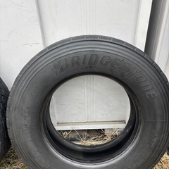 BRIDGESTONE 275/80R22.5タイヤ 2本セット   