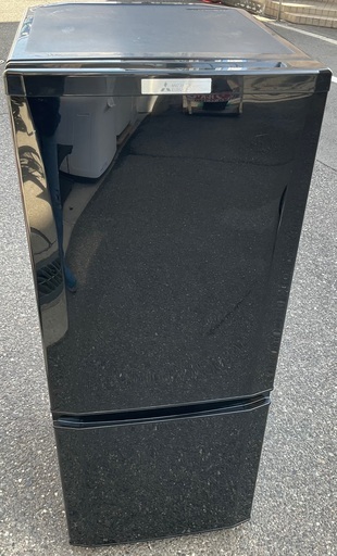 【RKGRE-369】特価！三菱/146L 2ドア冷凍冷蔵庫/ MR-P15C-B/中古品/2018年製/当社より近隣無料配達！