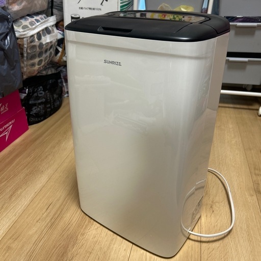 【お譲り先決まりました】コンプレッサー式除湿機