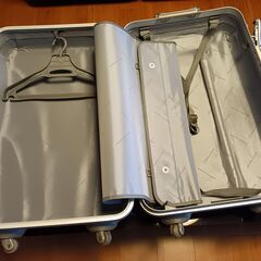 American Tourister スーツケースの画像