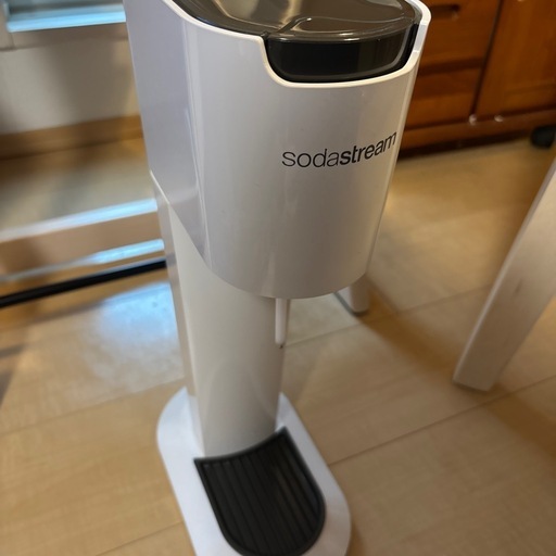 sodastream スタンド型炭酸水メーカー 本体のみ