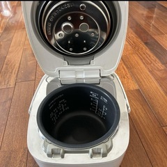 Panasonic 5.5合SR-PB109 IH炊飯器の画像