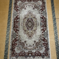 トルコ　絨毯　70  x  120 cm カーペット