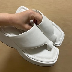 gu 厚底サンダル