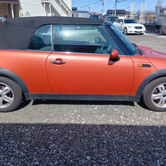 ☆決算セール開催中☆【車検2年付き☆39万8000円】平成17年　MINI　オープン　クーパー　２WD　オレンジ　走行距離94,000㎞　電動オープンカー　ETC付き★の画像