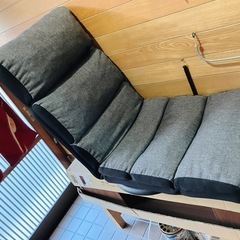 値下げしました。ほぼ未使用。回転座椅子（使わず客間に眠っていたもの）
