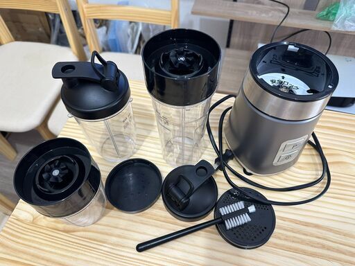 ミクサー（3種類のミクサー容器、2種類のカッター、4種類のフタ付き）