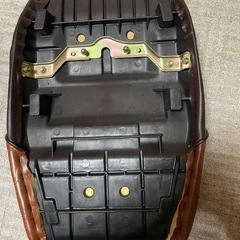バイク革シート　エナメルシートの画像