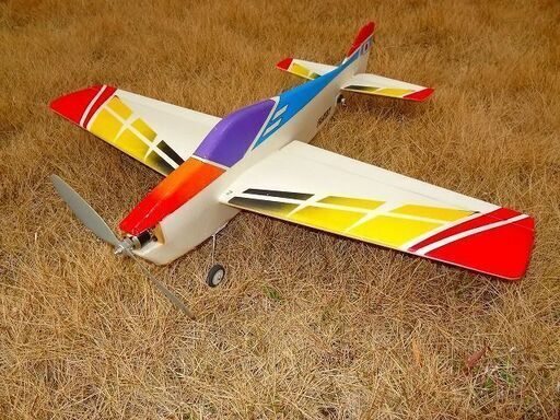 全幅90cmｘ全長90cm　軽量スチレン製　電動ラジコン飛行機　オリジナルスポーツ機　メカ一式付　すぐ飛びます