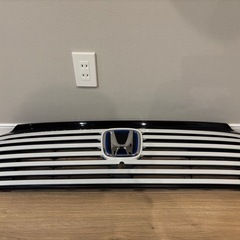ヴェゼル　　フロントグリル後期新品