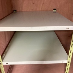 取引中◆押入れ収納◆鉄製で頑丈＊押入れにピッタリ収まって収納しやすい◆臼杵市内お取引希望の画像