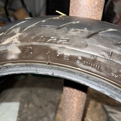 大型バイク用フロントタイヤの画像