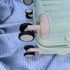 新品未使用スーツケース！機内持ち込みサイズ！ティファニーブルーの画像