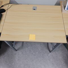 ワークデスク（幅800 奥行600 高さ700）