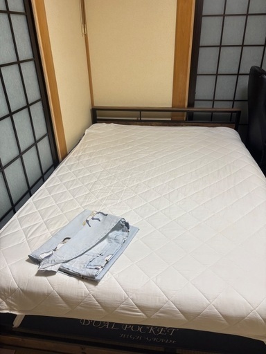 ダブルベッド
