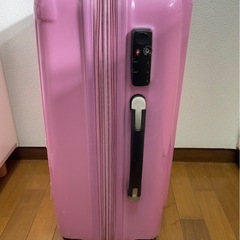 キャリーケースの画像