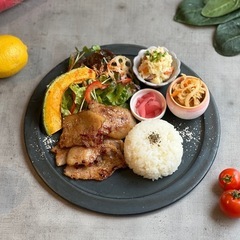 おしゃれなカフェバーの業務委託募集の画像