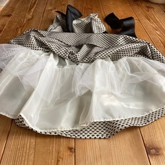 モノトーンキッズドレス　裏地パニエ付きの画像