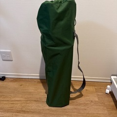 折りたたみ椅子の画像
